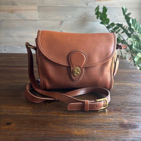COACH | Vintage Devon 9908 British Tan Leather Cross Body Bag Brown - Picture 1 of 8